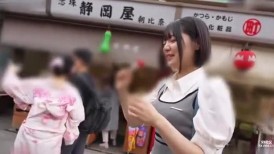 FC2 4876823 大错特错！一个看起来天真无邪的可爱20岁女大学生，其实非常变态 ⇒ 在露天浴池里被射一脸，穿着浴衣（Yumini）大开双腿[有]