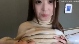 FC2 4887618 先到先得特价【无码】与女神级美女拍摄性爱视频！内射★ 惊艳美乳・美丽的臀部★【露脸】