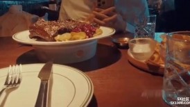 超级敏感母狗体质一摸就喷的性瘾女摄影师“奶酪” 你以为这是一场浪漫的约会？充斥看深喉口交，毒龙，抱操的畅快淋漓的性爱体验