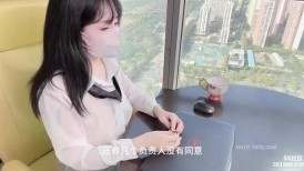 清純女神〖櫻桃空空〗清純秘書為升職加薪主動獻身老板~落地窗前被爆操內射！又純又欲 小悶騷型