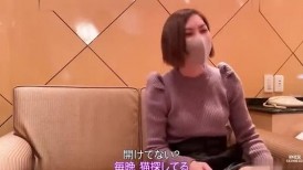 FC2 4898346 【无码】【初次拍摄】美女护士：<放进去就行了……>她冷静的性格瞬间消失，沉浸在快感之中！最终，他将她深深地填满了子宫……！！【正片约1小时40分钟】【...-2