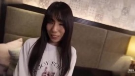 FC2 4899850 七折优惠 【初次拍摄】一位只有过一次性经历的罕见女孩被拍摄了性爱过程。尽管她外表安静，但她的受倾向却令人难以置信。她是个变态，喜欢肛交，而且会在体内射...