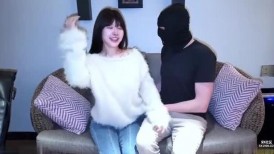 FC2 4900256 【无码】【街头搭讪 第5章】搭讪后立即成功发生性关系。清纯美女衣着下隐藏着淫荡的身体♡ 紧致的阴道被大屌猛烈地插入！ 【海外版】附赠特典