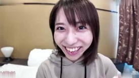 FC2 4904664 【无码 x 私人拍摄】松田小姐，一位已婚的自由插画师，为了获得创作情色漫画的灵感，亲自出演了一部情色视频！