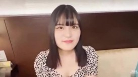 FC2 4907429 纯洁温柔的黑发女孩被巨根刺激得欲火焚身！激烈的活塞运动带来极致的性高潮！
