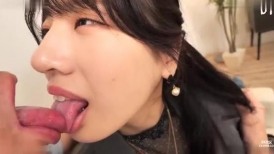 FC2 4908628 巨乳、毛发浓密、狡猾的老男人杀手——一根巨大的阴茎深深插入她的阴道，让她在强烈的性高潮和原始的性爱中疯狂。