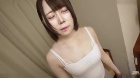 FC2 4892594 [截止至6月6日 983pt] 天真可爱的19岁少女。这是她从练习生晋升为地下偶像之前的影像。她苍白纤细的身体泛起红晕，展现出舞台上从未流露的性感一面...