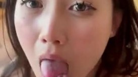 西萌工作室，顏值嫩妹【小粉豬】車震口爆，商場露出，試衣間自慰，第一人稱口活 (1)