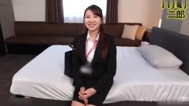 FC2 4916375 [丰满OL] 一位受过高等教育、能力出众的房地产OL在被猛烈内射时，喷出液体并被涂满油。[有]