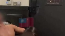 ✅肌肉猛男『壹柒柒』约啪超高质量《大四极品学生妹》娇小身材皮肤白白的 无毛白虎嫩妹一枚 当主人的母狗 极度反差