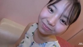 FC2 4918768 那位曾出演热门晨间剧的前童星，如今摇身一变，成为一位纯洁无辜的黑发女大学生！珍贵的初次P活动影像，她的淫荡开关完全开启，她乞求内射！