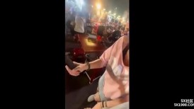【金童鐘】塞著跳蛋逛夜市逛完回房直接4P大戰