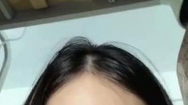 新人211大学研究生美女校花级【小灰灰】早上宿舍无人和男朋友约一把，下午到公寓开房来一炮！2