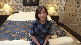 FC2 4924544 [已下架] 体育场排名第一的美女售货员做出了惊人的告白：<我可能性欲很强……> 她拥有晶莹剔透的美肌和出众的外貌，堪称体育场的当之无愧的偶像。那天晚上...