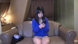 FC2 4924999 [无码] 娃娃脸、黑发、娇小身材、美胸——一切都很棒！而且，她自然的头发也很性感！与她的外表相反，她性欲很强，我连续两次射精！附赠：高清视频