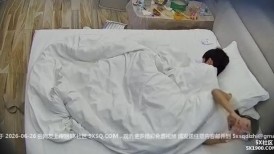 大学城民宿哥们放假不回家带漂亮女朋友住酒店女友配合度高但小哥好像不敢大动就磨无水印-大学城民宿 10-3 (3)