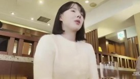 FC2 4908875 【限时10天，七折优惠】与一位曾为我儿子服务的漂亮按摩师在咖啡馆约会♡ 在酒店，她一丝不挂，连续​​两次让他射精！他的精液喷涌而出。【无码，射精】-1