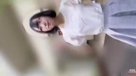 FC2 4941025 *R18【极限】人气咖啡店女孩，身材娇小却拥有令人惊艳的妹妹般身材，在户外玩耍。在她娇小的身体里，半射半露，激发出各种淫荡的幻想。
