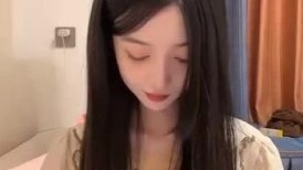♦️女神校花【小蝴蝶会飞】校花颜值长腿女神 开裆黑丝道具狂插02